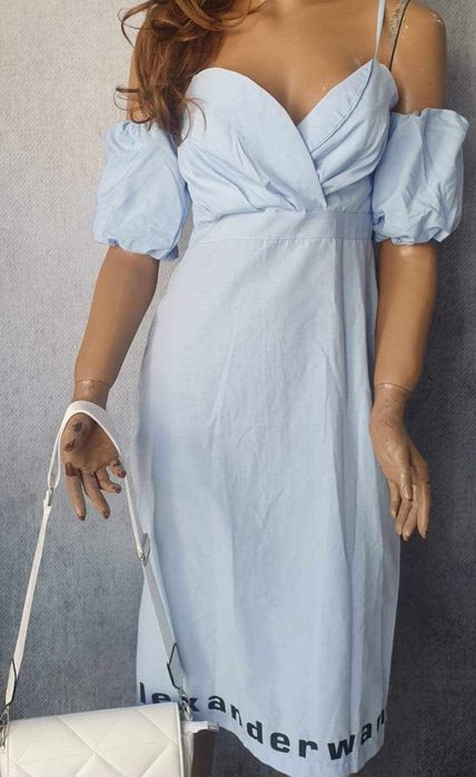 Дамски миди рокля