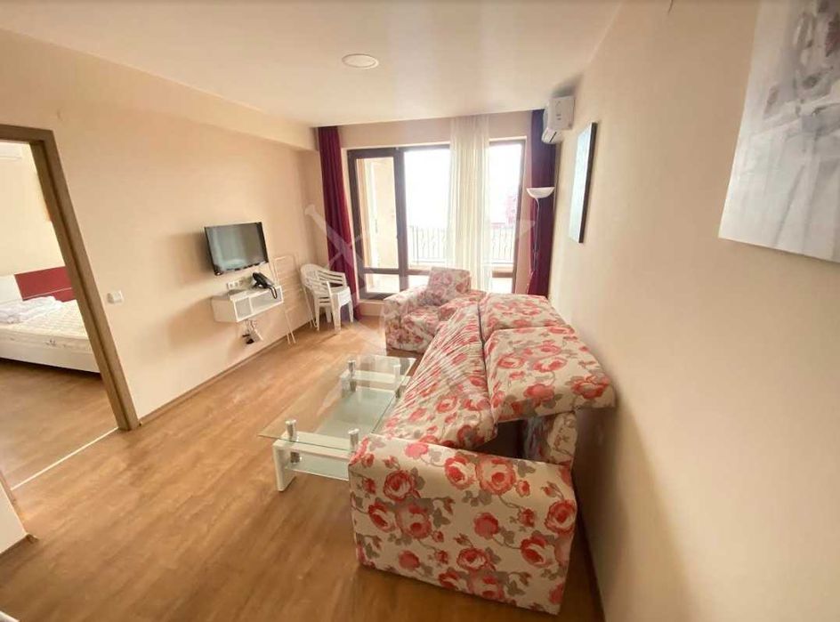 Продава се Тристаен апартамент в Свети Влас - 190 кв.м за 1427 €/кв.м - Снимка #2