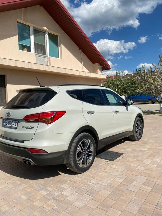 Vând HYUNDAI  Santa Fe  2016 

Vând Hyundai Santa Fe 2016, cutie automată și tracțiune integrală 4x4, ma