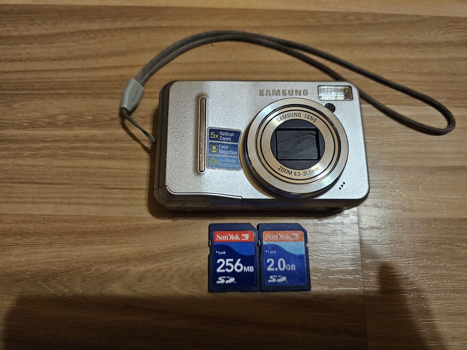 Vând Aparat Digital Samsung S1065 10.2 Megaixeli, În Stare Foarte Bună