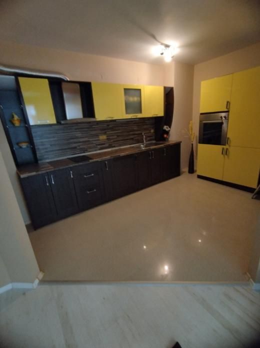 Дава се под наем Двустаен апартамент в Пловдив, Кършияка - 72 кв.м за 400 € - Снимка #2