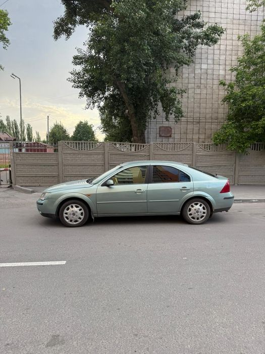 Автомобиль форд мондео