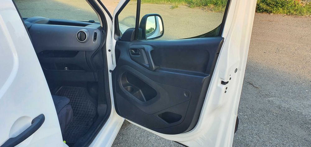 Citroën berlingo 1.6hdi. 2016г.