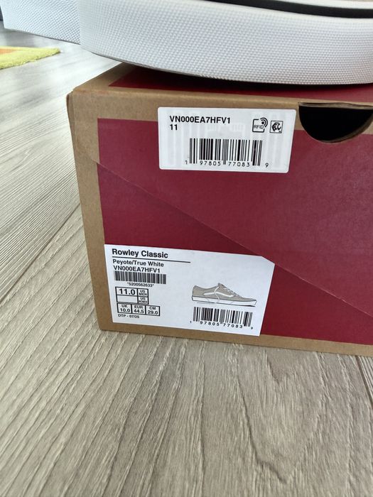 Vans piele intoarsa nr 44,5
