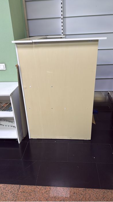 Компьютерный стол или касса