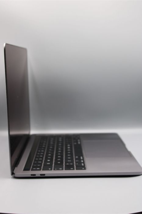 Laptop Apple MacBook Pro/ Procesor Quad/ Intel Core i5/ 8GB RAM/ 512GB