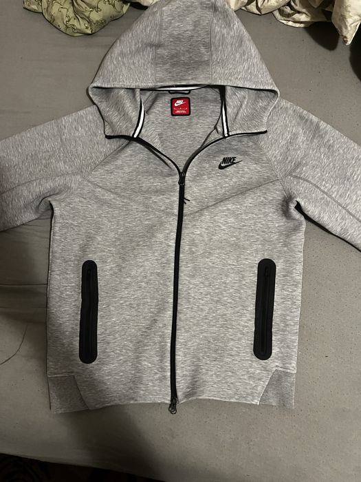 Nike tech hanorac original gri la schimb cu altu
