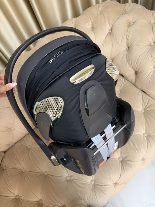 Scoica Cybex by Jeremy Scott Wings