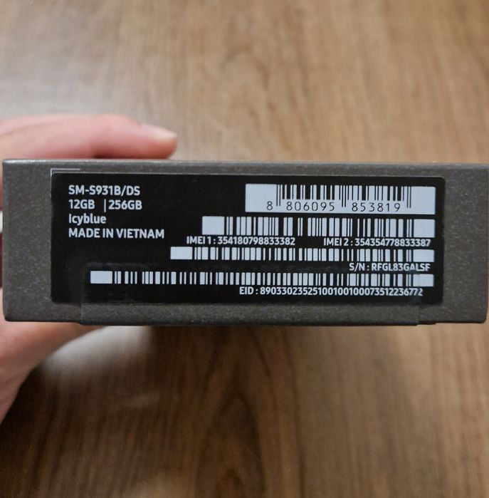 Samsung S25  Чисто Нов