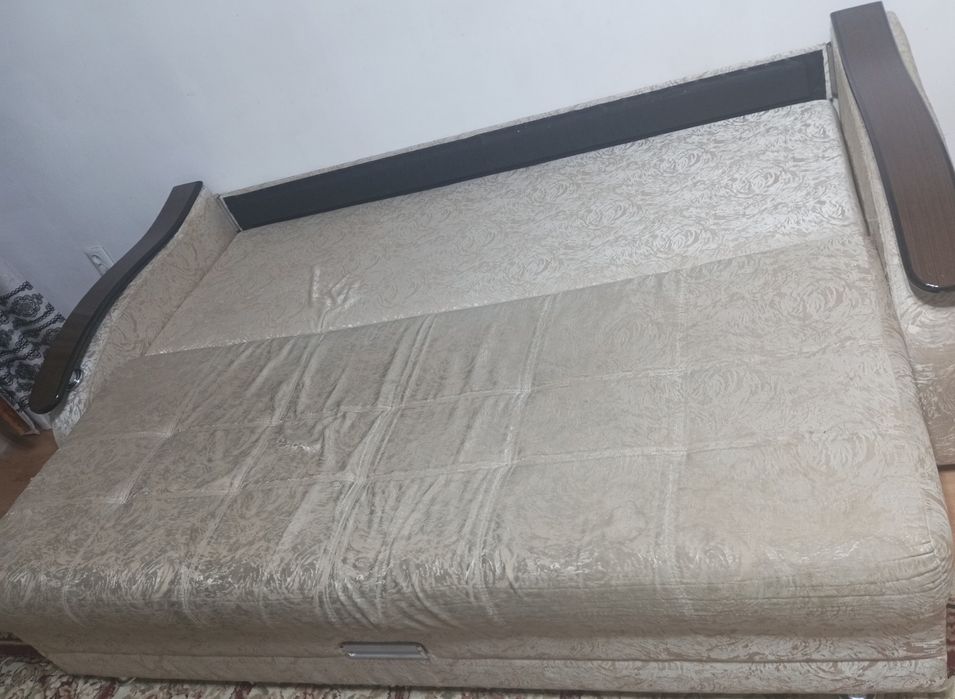 Продаю диван б/у