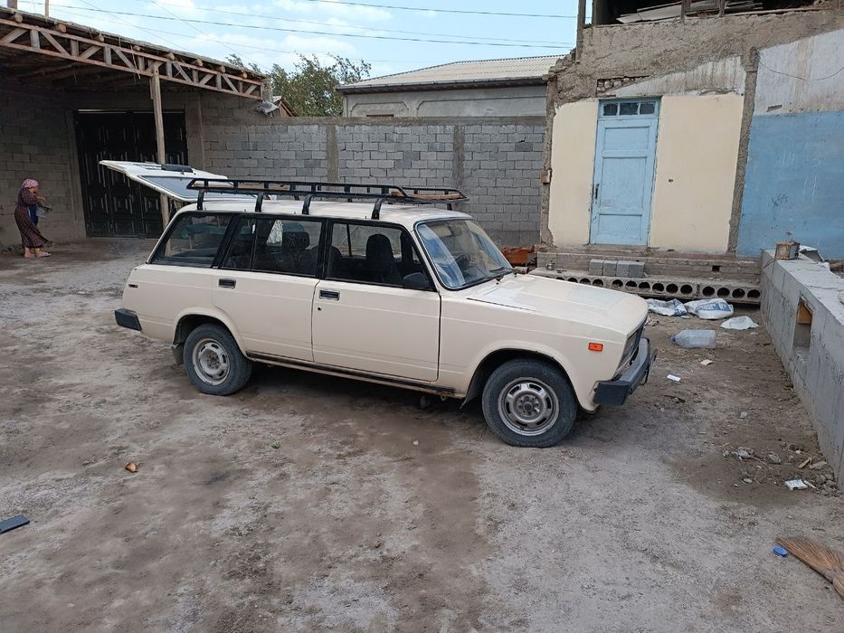 Jiguli sotiladi 2104