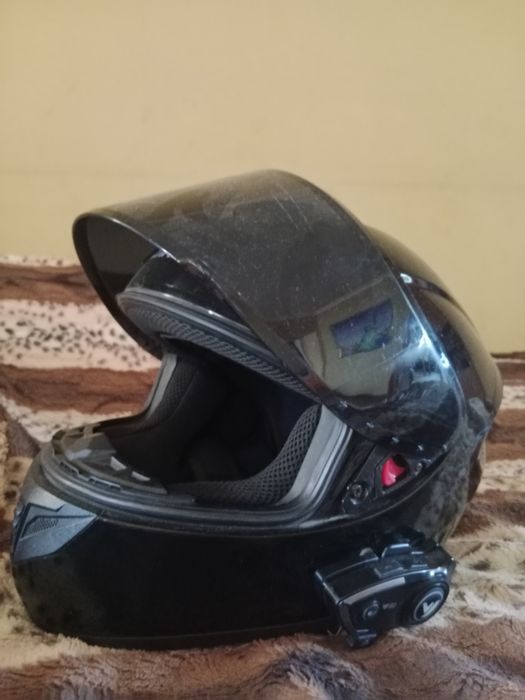 Продаю шлем с гарнитурой