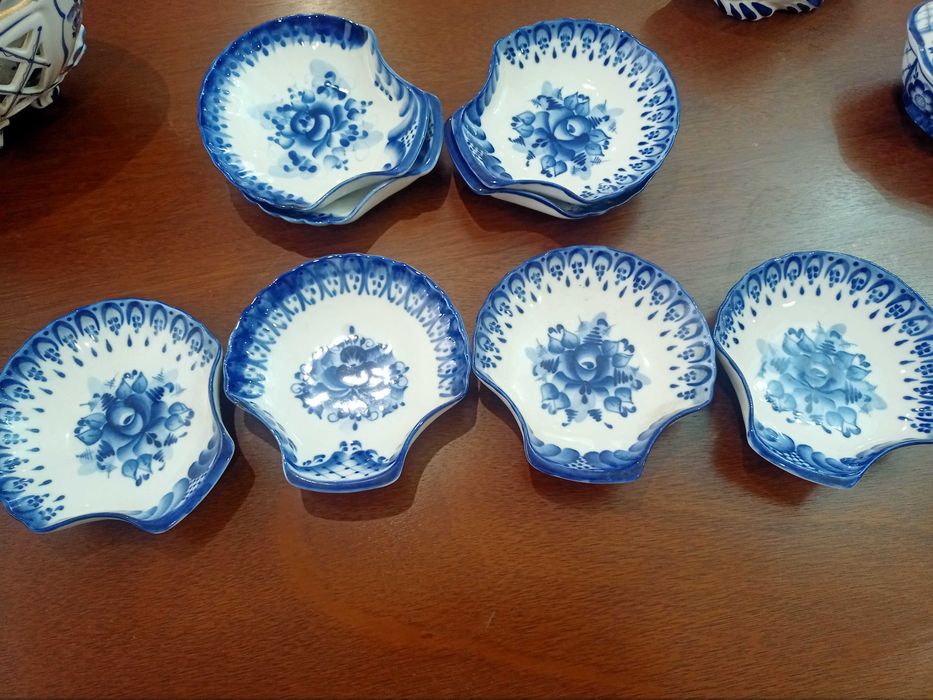 Сервировочная посуда Гжель