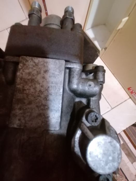 Продавам нафтова помпа