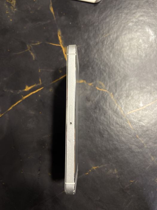Продам iphone 5 идеальное состояние!