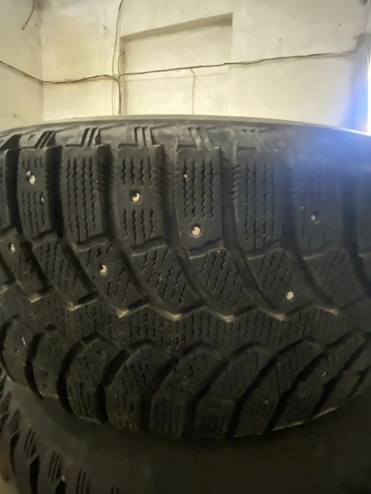 Продам резину R18 225/55