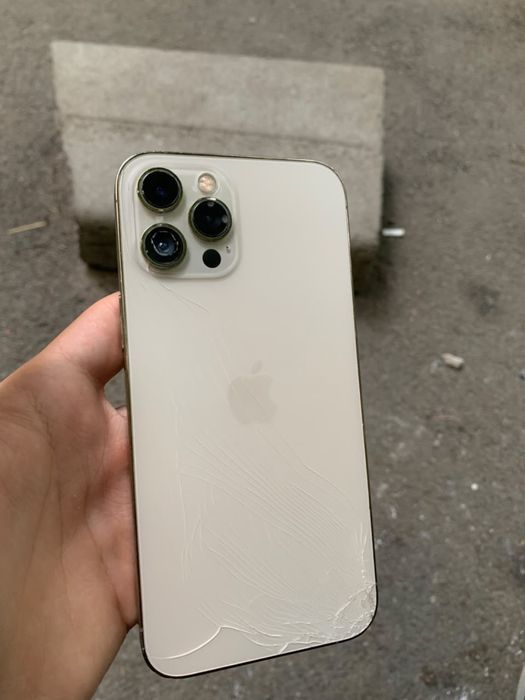Iphone 12 pro max gold