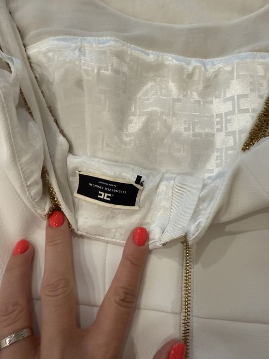 Продавам рокля Elisabetta Franchi