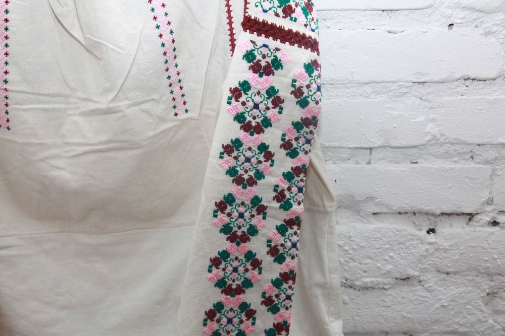 costum popular vechi de 100 de ani