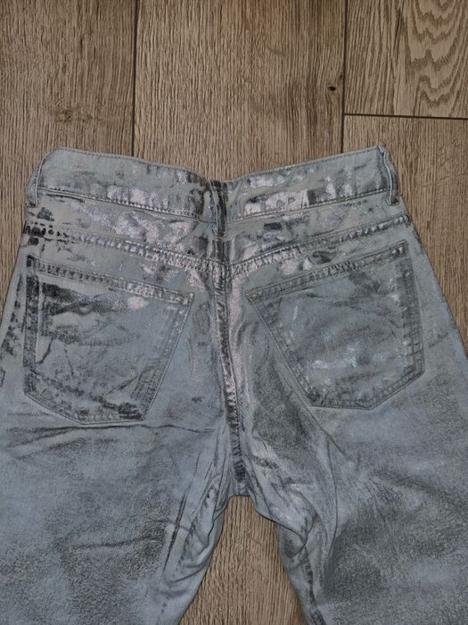 Блестящи дънки BERSHKA