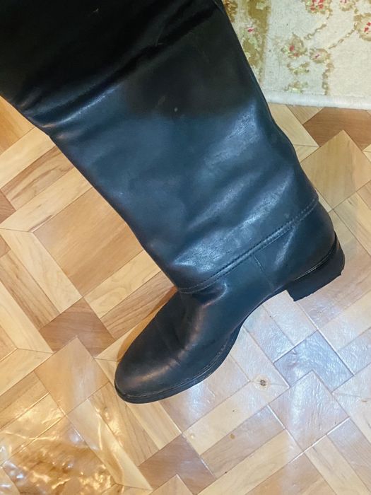 Кожаные сапоги темно синего цвета