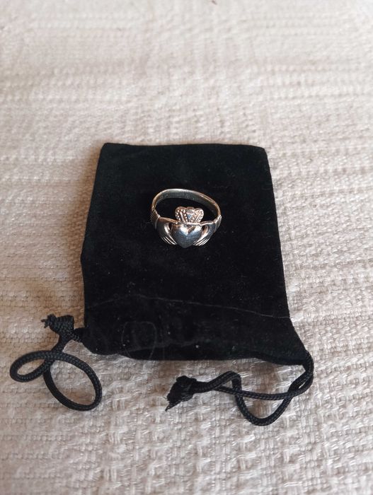 Оригинален ирландски сребърен пръстен Claddagh