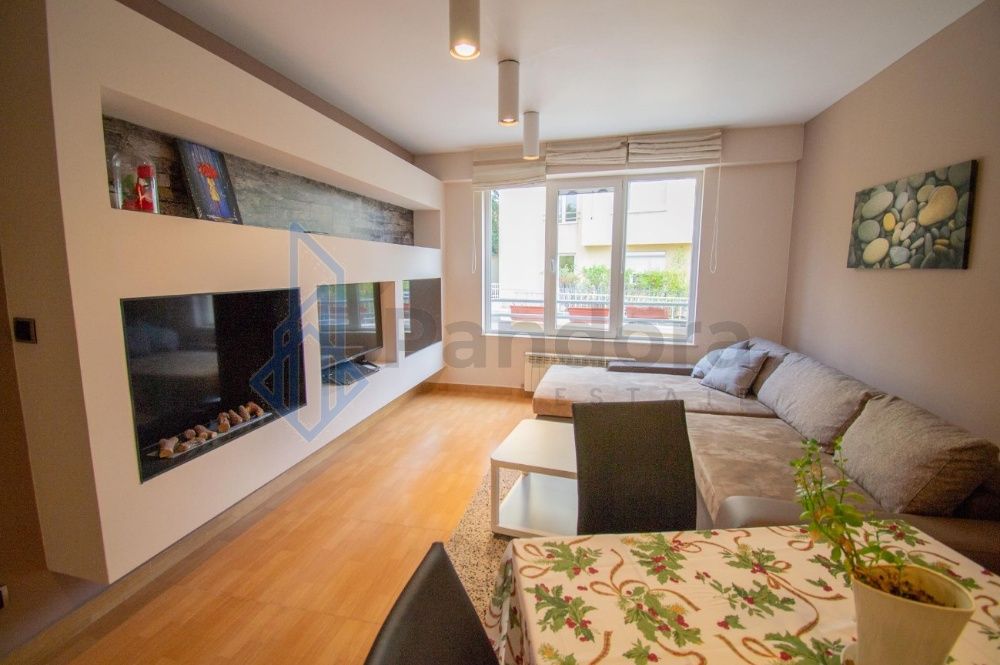 Дава се под наем Тристаен апартамент в София, Витоша - 80 кв.м за 573.24 € - Снимка #1