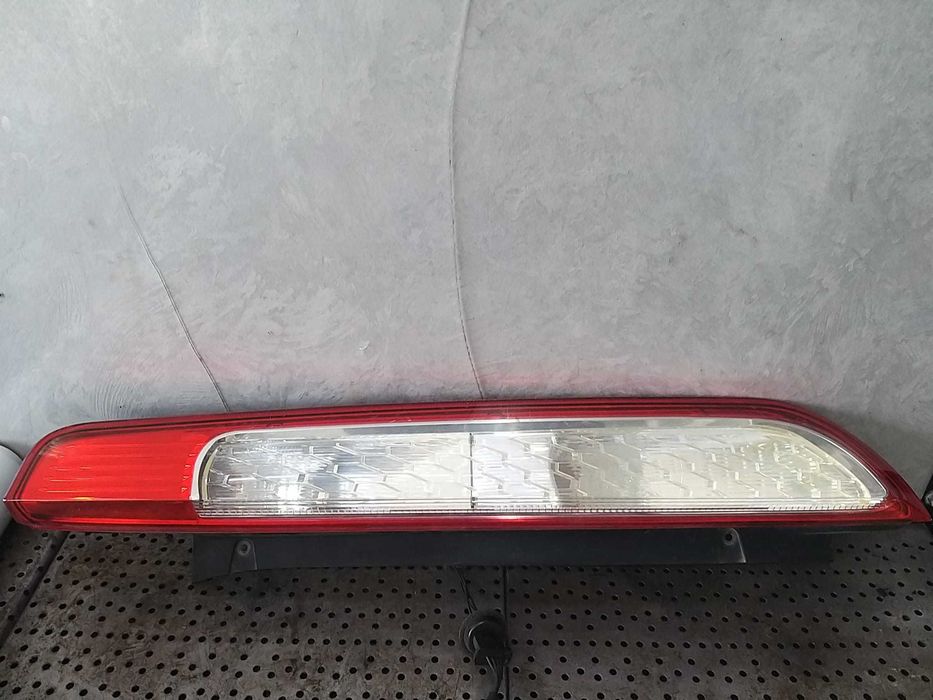 Stop tripla lampa dreapta ford focus 2 facelift 8m5113404a