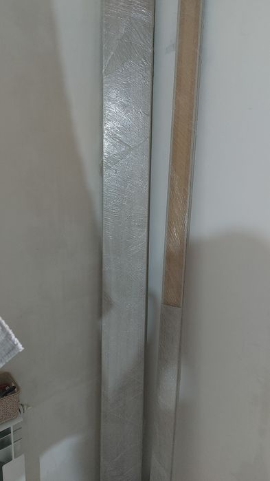 Кафель  и дверной добор обои