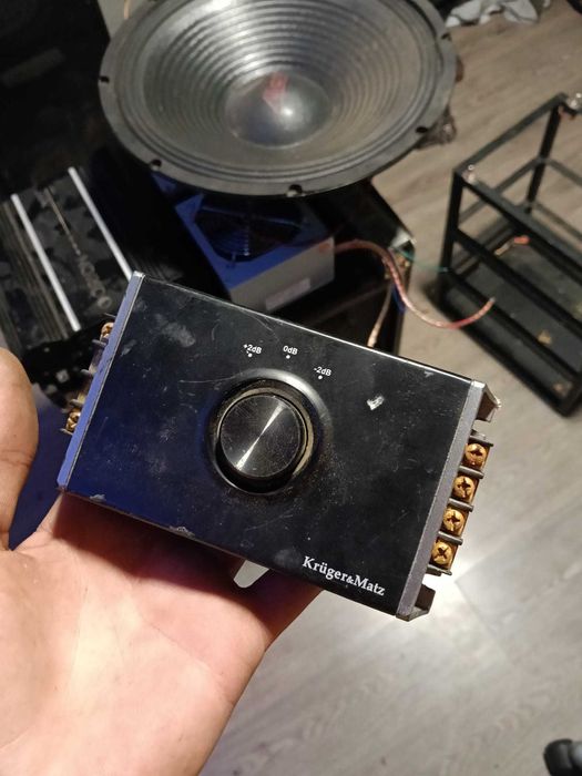 Vand boxe auto cu stați