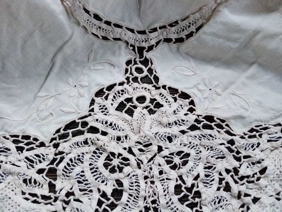 Голяма покривка + 12 салфетки