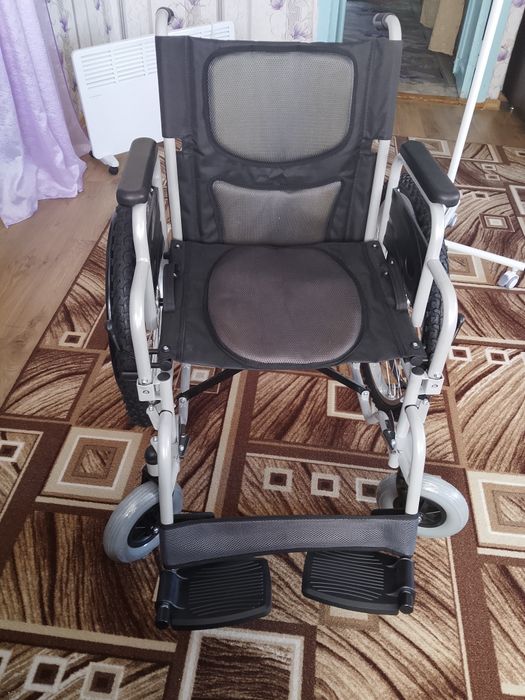 Инвалидное кресло-коляска