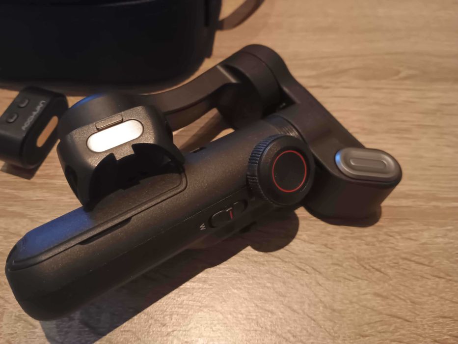 Vand Sistem Stabilizare Pro Gimbal pentru Smartphone Telefon NOU