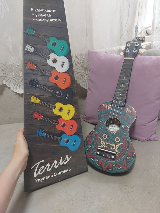 продаю укулеле сопрано почти новое