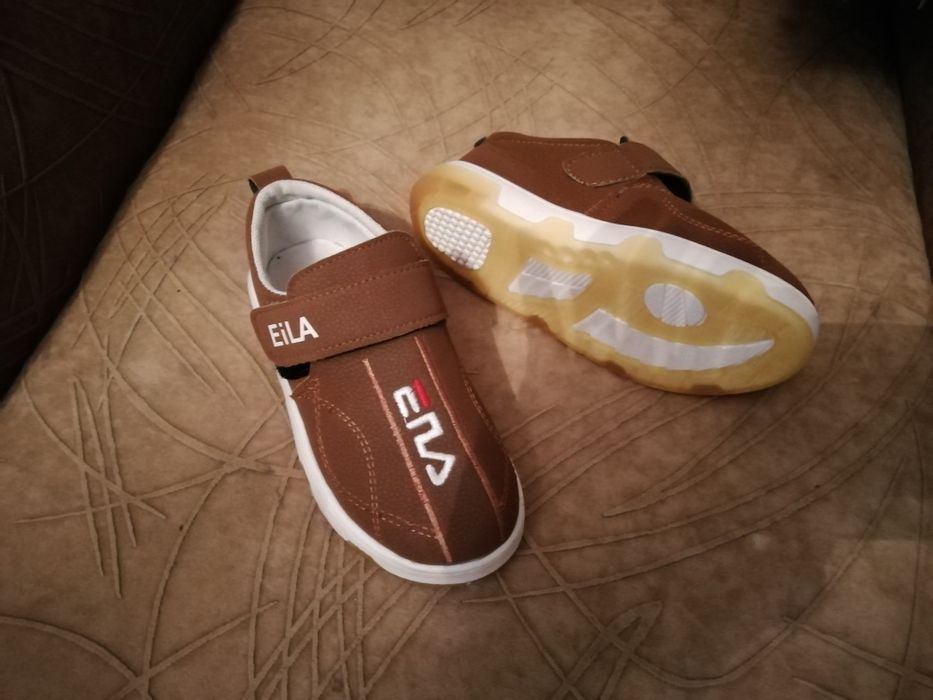 Продам новые детские макасы