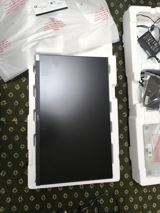 Монитор MSI черный