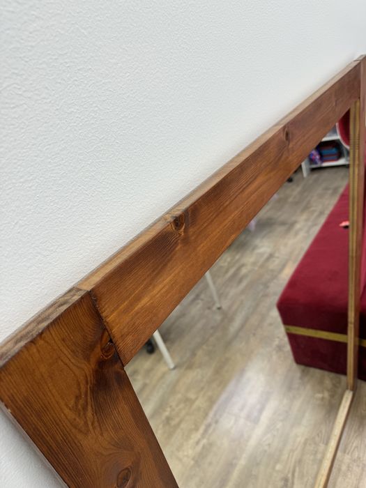 Продам зеркало, можно повесить либо поставить, очень прочное