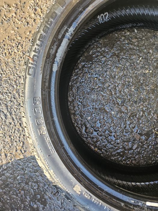 215 45 18 vara pirelli