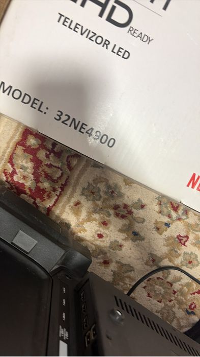 Televizor NEI in stare foarte buna