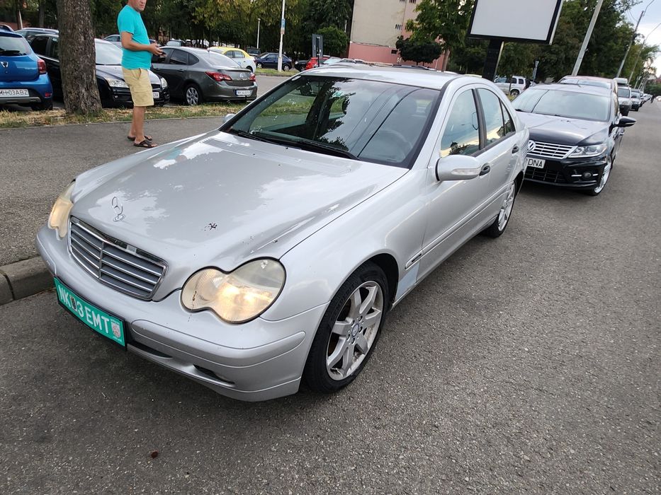Mercedes benz  c 220