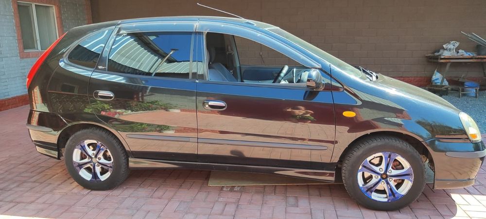 Nissan tino, 1999, 1.8