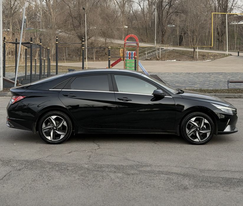 Nyundai Elantra 2021 2.0