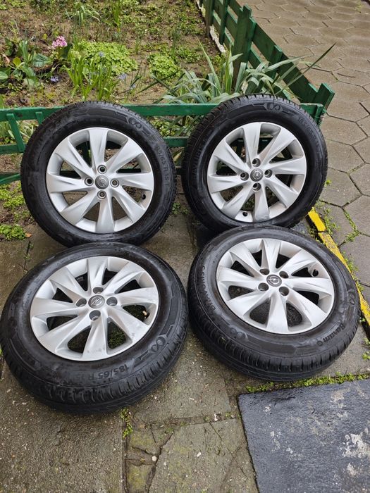 Джанти 15ки 4х100 с летни гуми Barum 185/65/15