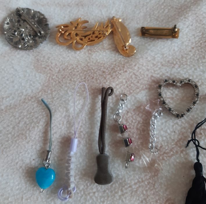 Красиви,обици,брошки,фибички и висулки