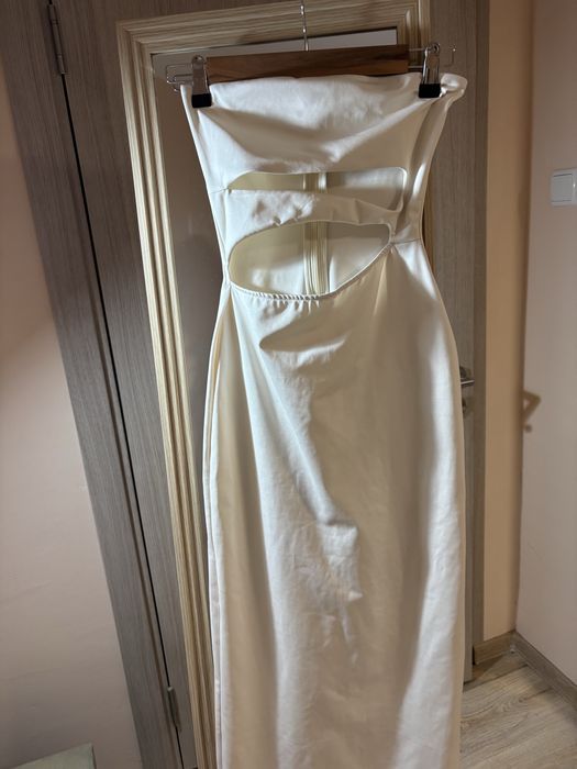 Елегантна дамска рокля