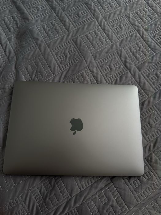 Продам macbook air 13 2020