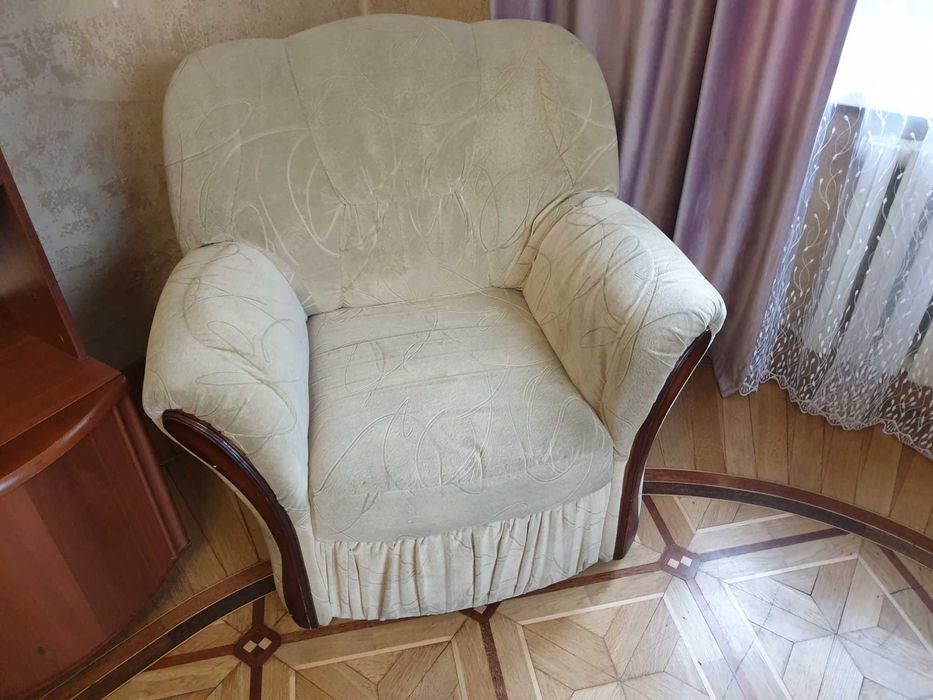 Продаётся диван-кровать + 2 кресла