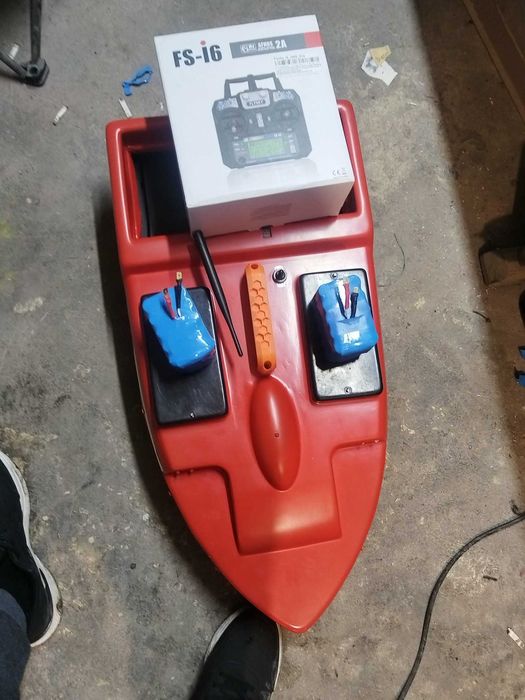 Лодка за захранка