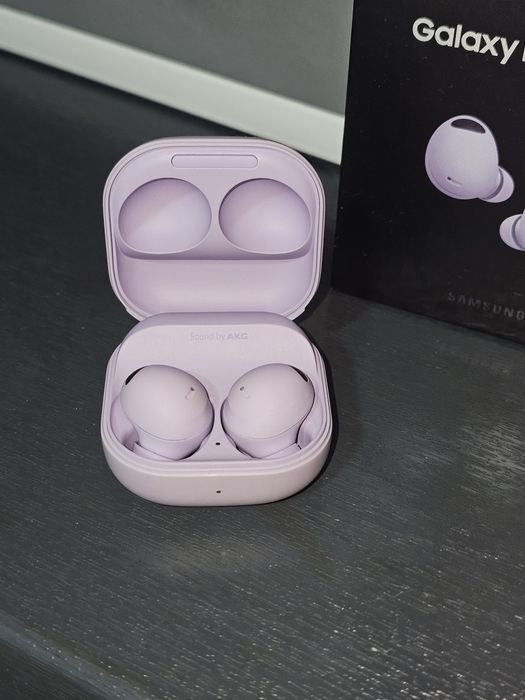 Samsung buds 2 pro and buds 2