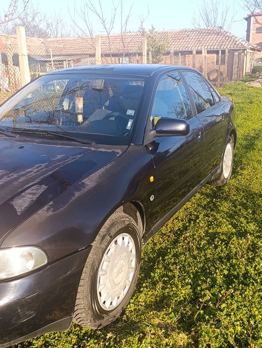 Продавам ауди а4